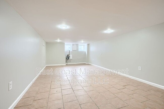 Building Photo - 2204 Ruskin Ave