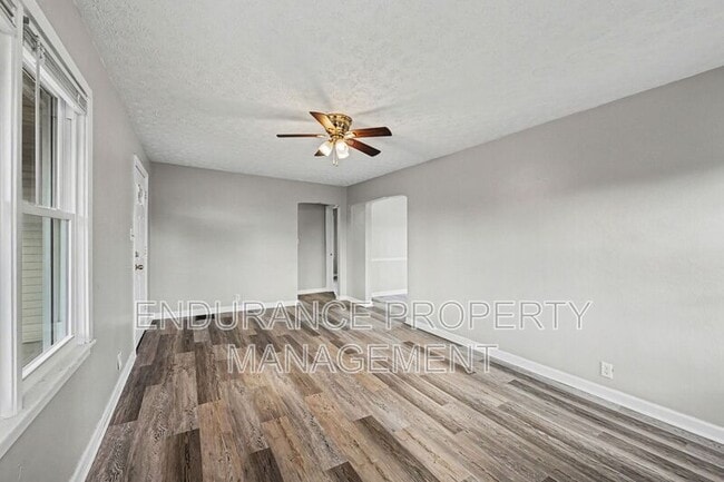 Building Photo - 2710 Hazel Ave