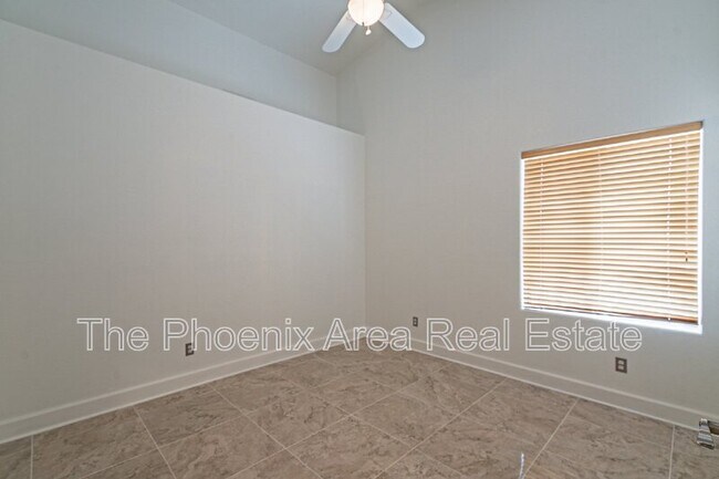 Building Photo - 4663 S Oleander Dr
