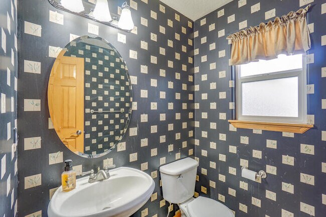 Building Photo - BEAUTIFUL FOUR BEDROOM IN CAMAS