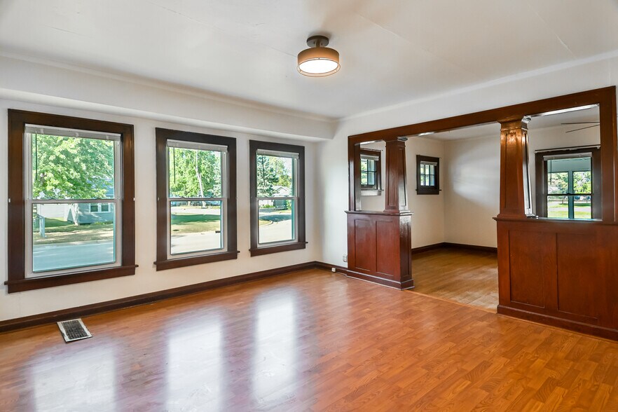 Building Photo - 855 Wood Ave