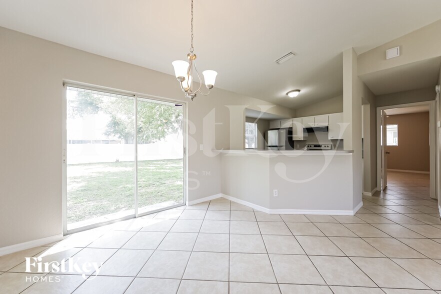 Building Photo - 2565 Vogler Ln