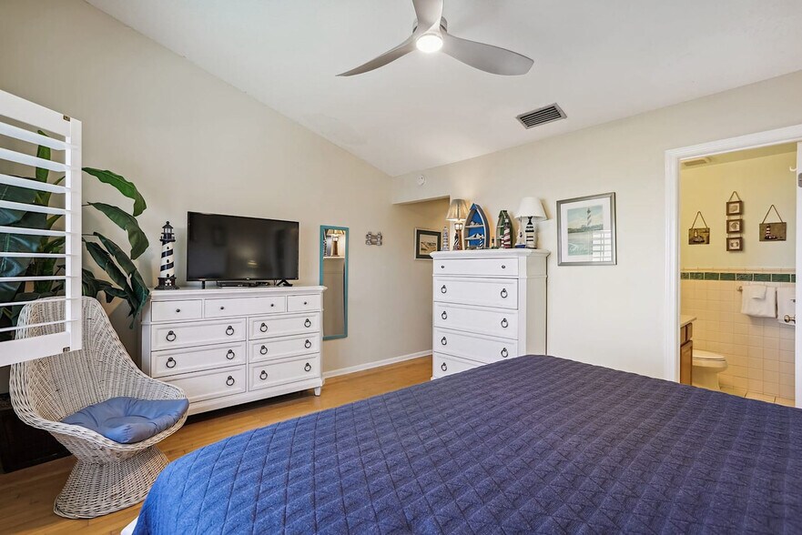 Building Photo - 6100 A1A S