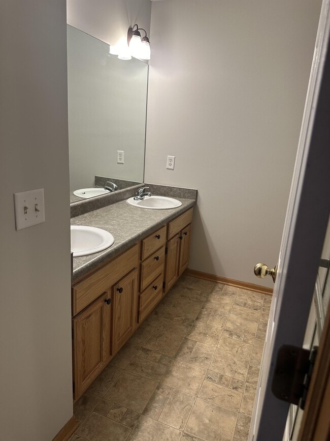 Building Photo - 2021 Sawyer Pl