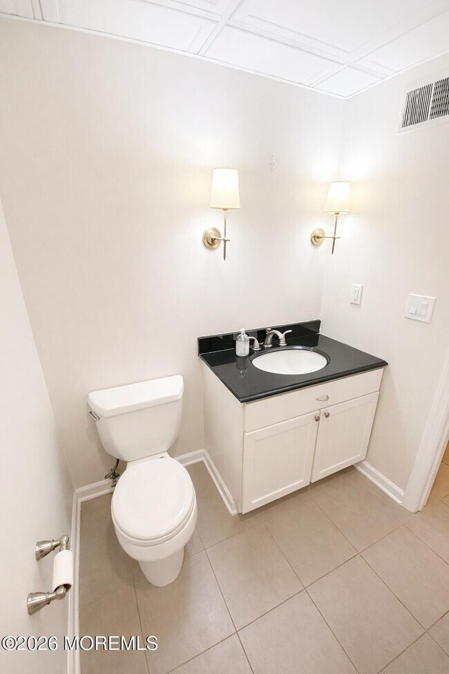 Building Photo - 213 Marina Dr