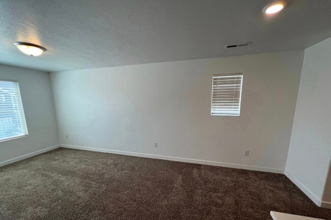 Building Photo - 632 Sugar Beet Dr