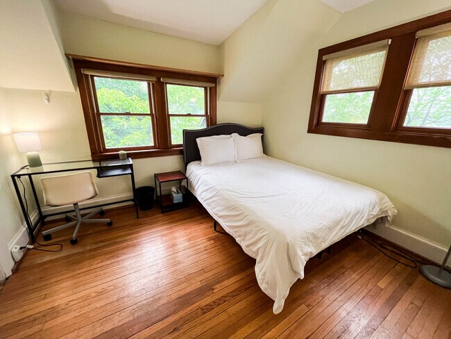 Building Photo - 110 Linden Ave