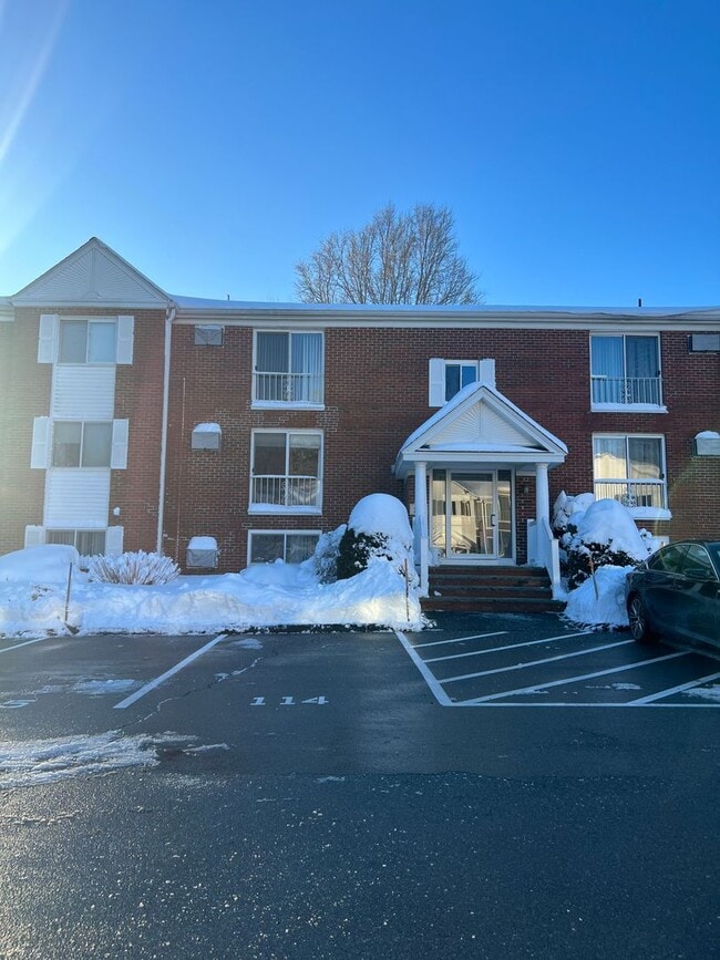 Building Photo - 21 Clarks Road-Unit 102