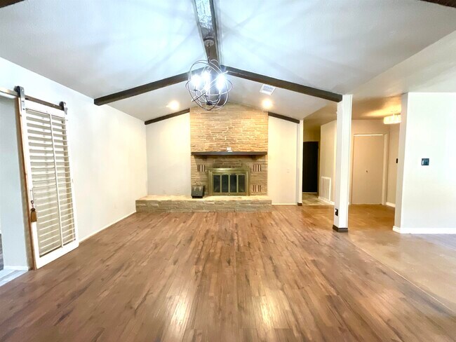 Building Photo - 5303 Shady Oak Cir