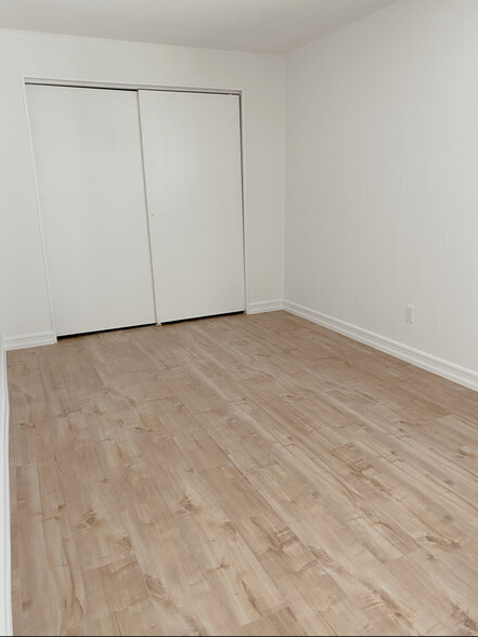 1st bedroom - 1154 Cypress Ave