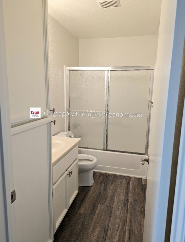 Building Photo - Cute and Cozy Home in Antelope!!!