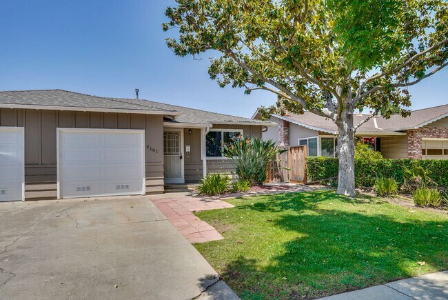 Primary Photo - 941 // (Duplex)