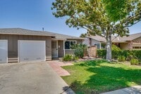 Building Photo - 941 // (Duplex)