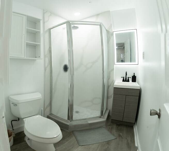 Building Photo - 5218 Nina Lee Ln