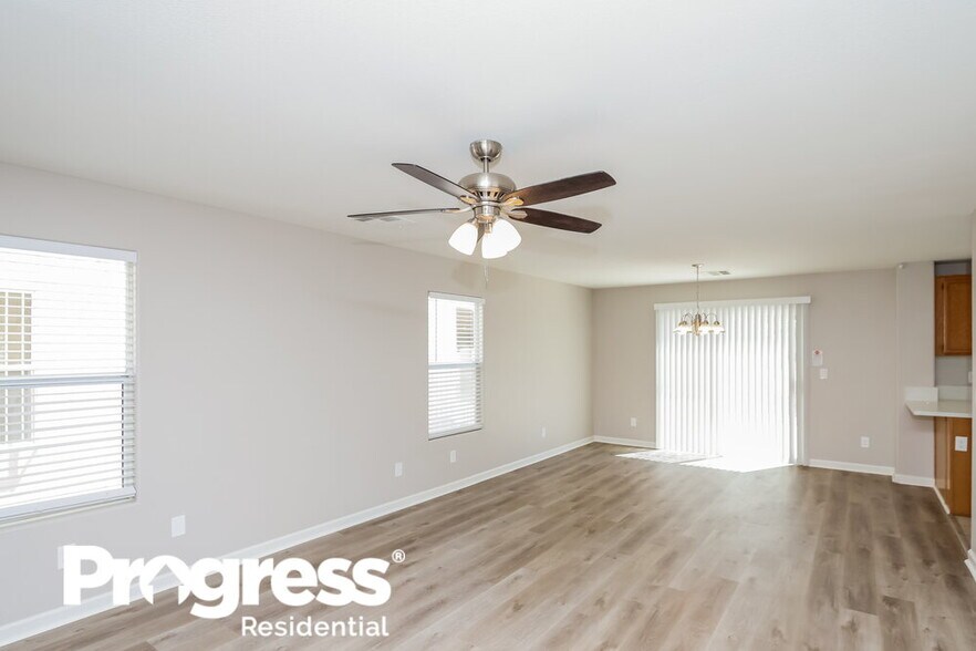 Building Photo - 9522 Green Spruce St