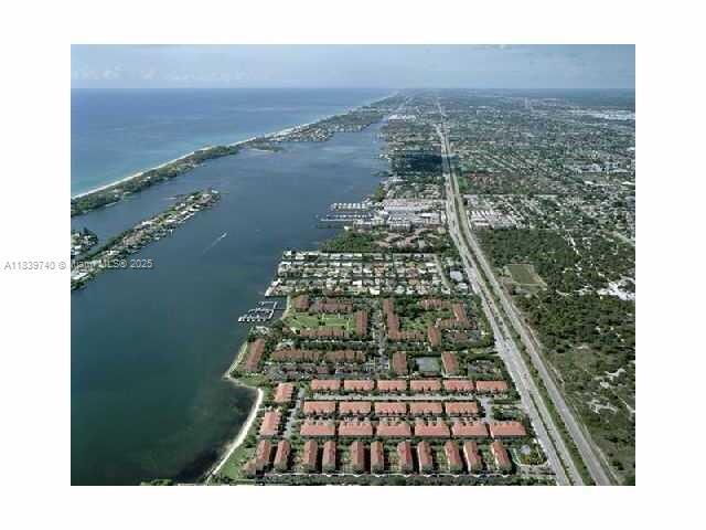 Building Photo - 160 Yacht Club Way