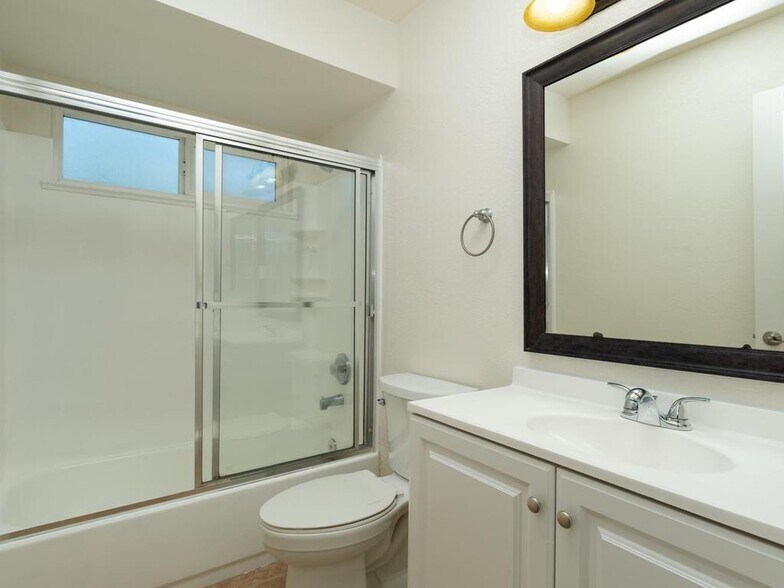 Building Photo - 6602 Beadnell Way