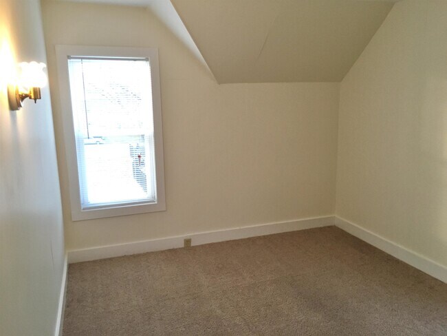 Building Photo - 239 Turner St