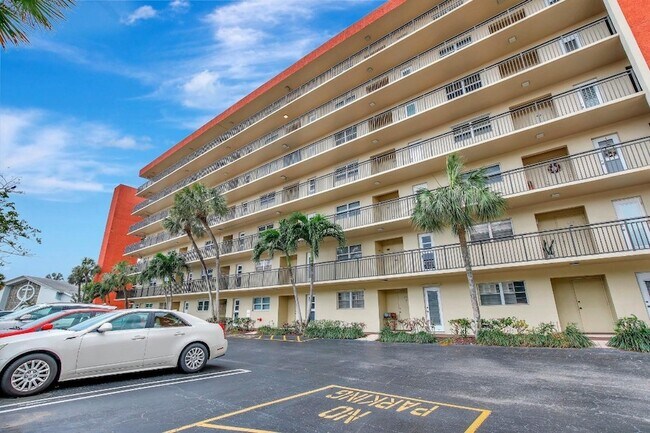 Building Photo - 2350 NE 14th Street Causeway