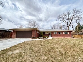 Building Photo - Large Brick Ranch w/Basement