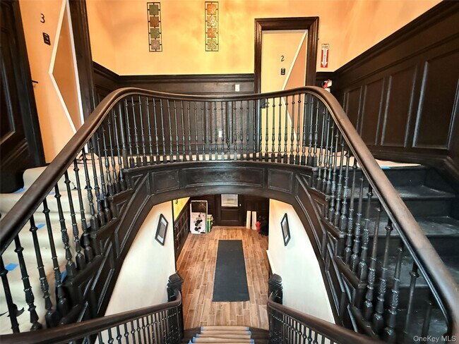 Building Photo - 222 Primrose Ave