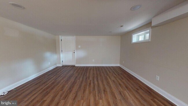 Building Photo - 1210 N Kenilworth St