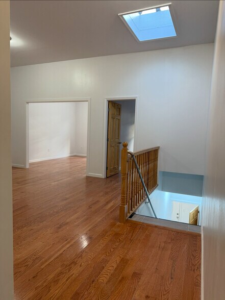 Building Photo - 447 74th St