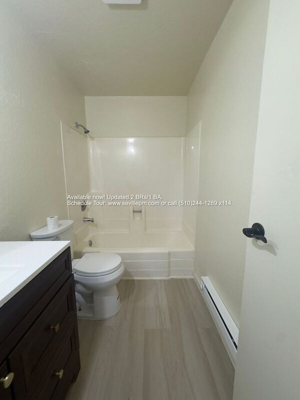 Building Photo - 5438 Holland St
