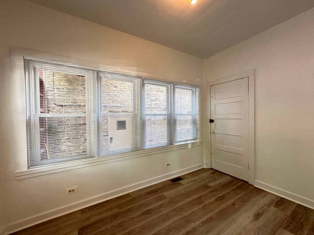 Building Photo - 3532 N Ashland Ave