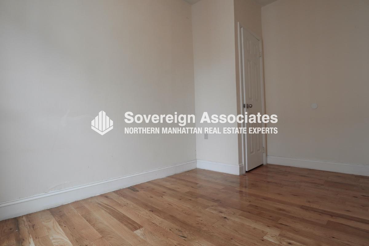Building Photo - 573 W 159th St
