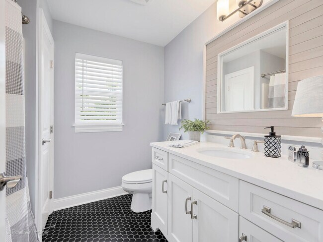 Building Photo - 651 Bourbon Ln
