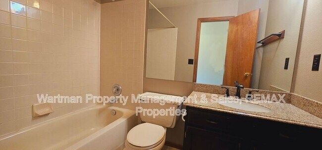 Building Photo - 4130 Madrone Way