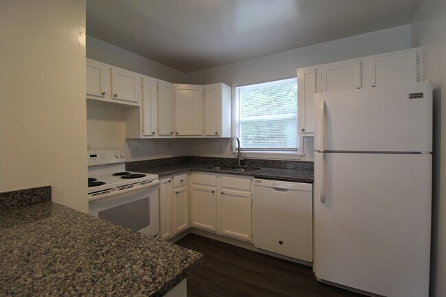 Building Photo - 2722 W 76th St