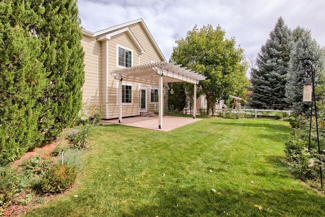 Building Photo - Absolutely Stunning 4 Bedroom Home in Mariana Butte