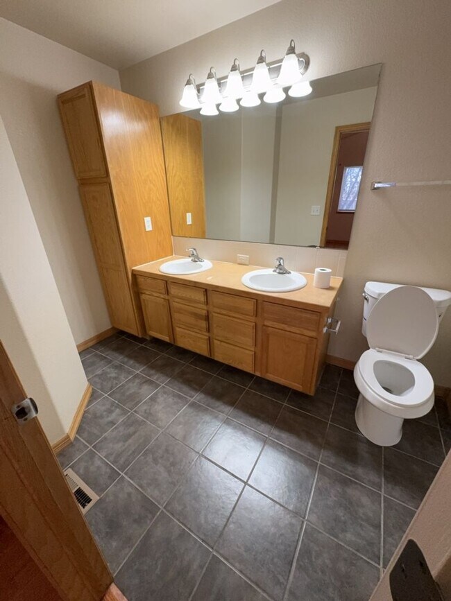 Building Photo - Move-In Ready Home in Wellington