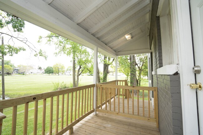 Building Photo - 438 Columbian Ave