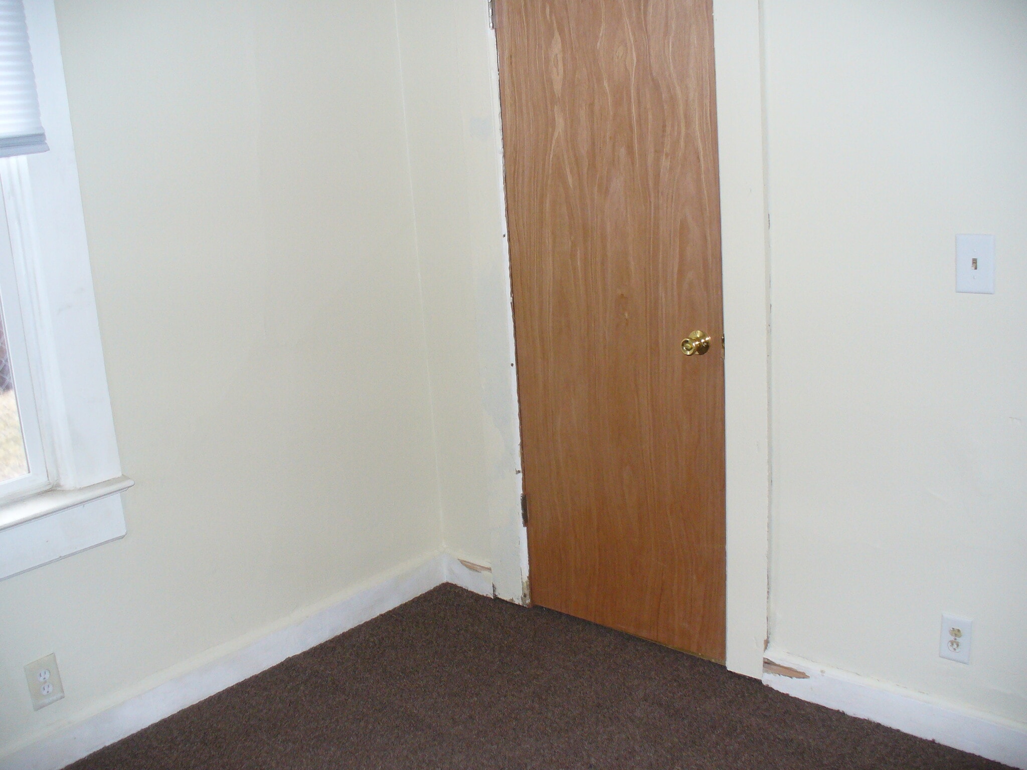 Building Photo - 409 9th St