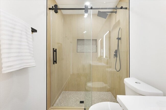 Building Photo - 9603 Emnora Ln