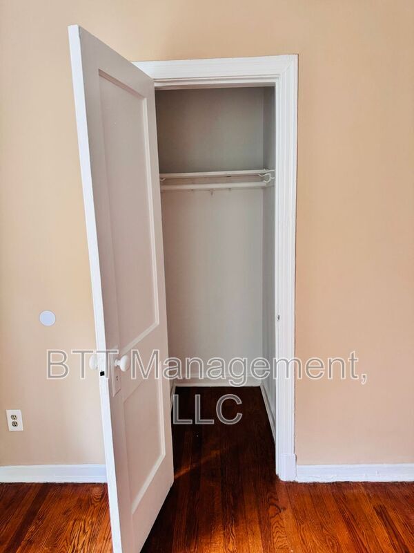 Building Photo - 8400 Greenwood Ave