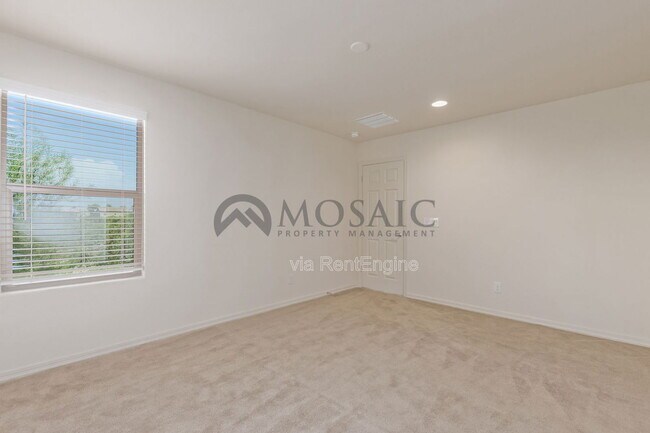 Building Photo - 3320 W Dunbar Dr