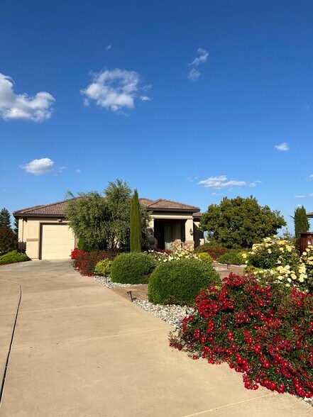 Building Photo - 9839 Trailhead Ct