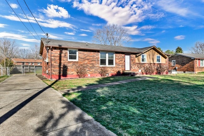 Building Photo - 215 Aster Dr