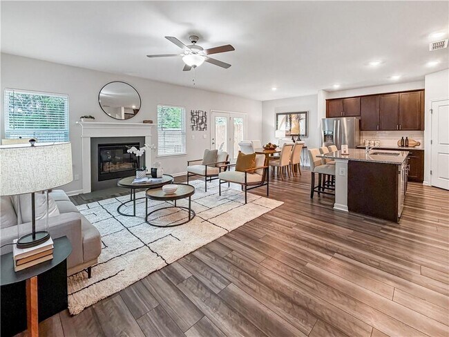 Building Photo - 5836 Hackberry Ln