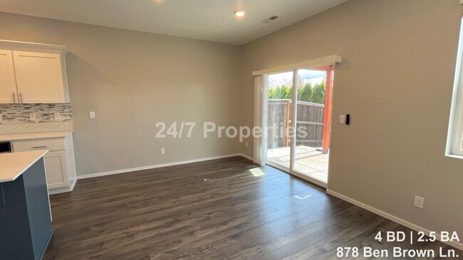 Building Photo - Modern 4 BD | 2.5 BA Home in Woodburn