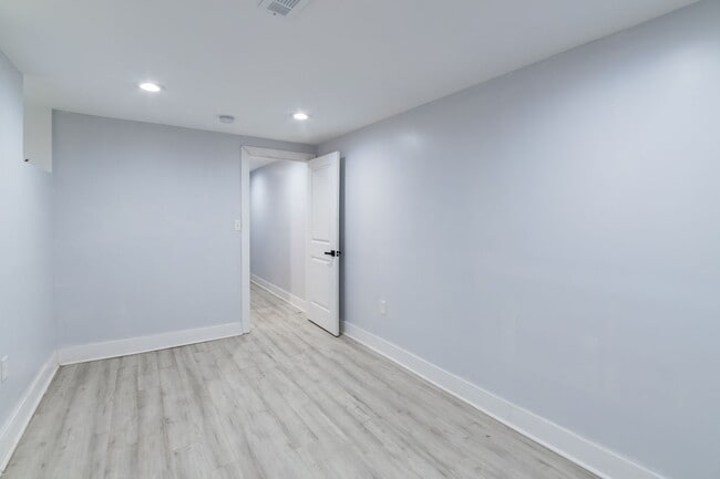 Building Photo - 5111 Willows Ave