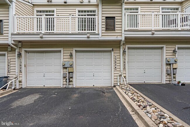Building Photo - 13624 Dover Cliffs Pl