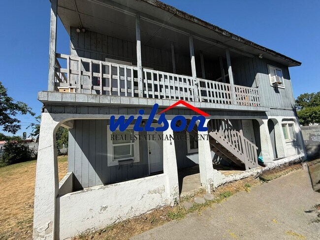 Building Photo - 814 N 2nd St