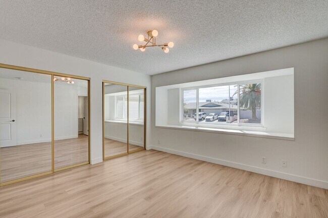 Building Photo - 4382 E Del Santos Dr