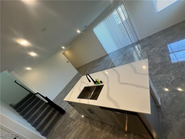 Building Photo - 6634 Tumoulin St