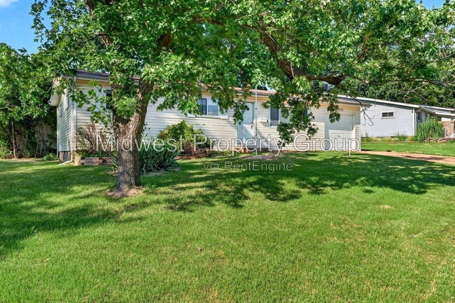 Building Photo - 1205 Acredale Dr